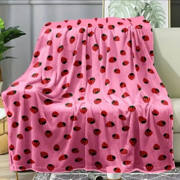 Brand New Plush Flannel Strawberry Blanket 51" x 59" - Picture 2 of 4